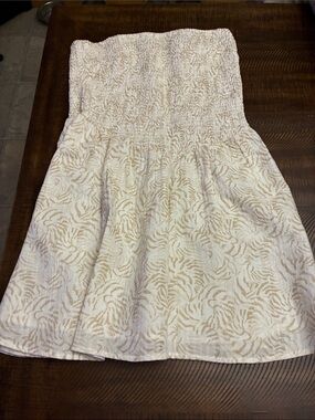 Universal Thread Strapless Smocked Mini Dress – Size Large 🤍✨